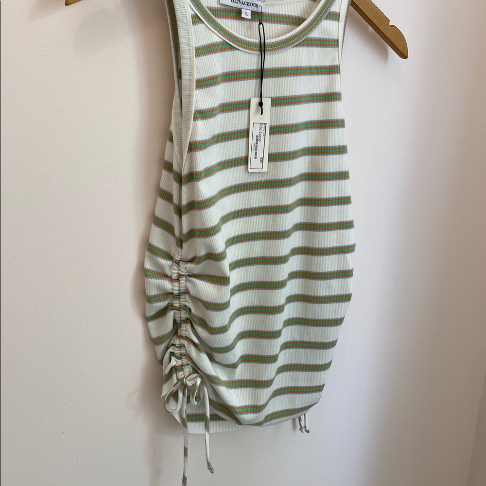 OLIVACEOUS Ruched Top - Picture 2 of 5